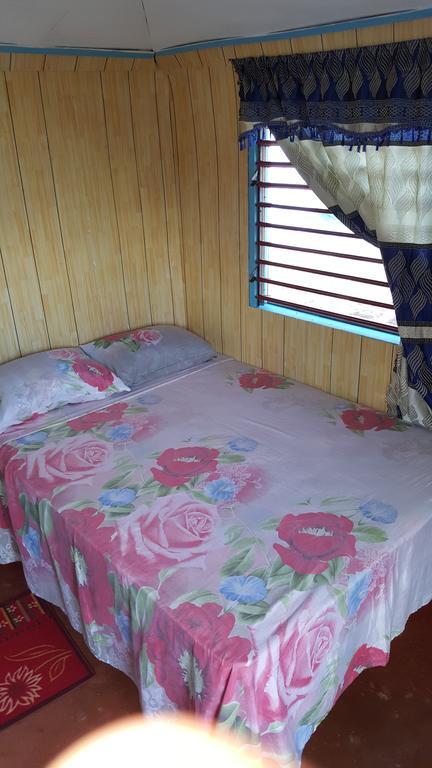 Waikiki Guest House Treasure Beach Ngoại thất bức ảnh