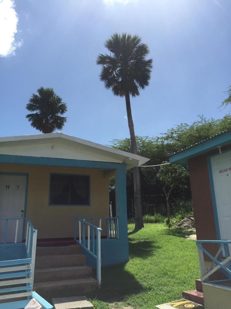 Waikiki Guest House Treasure Beach Ngoại thất bức ảnh